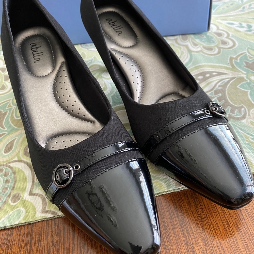 Abella Black Pumps Sz 8 1/2